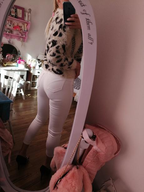 Chlpatý svetrík animal motív, s