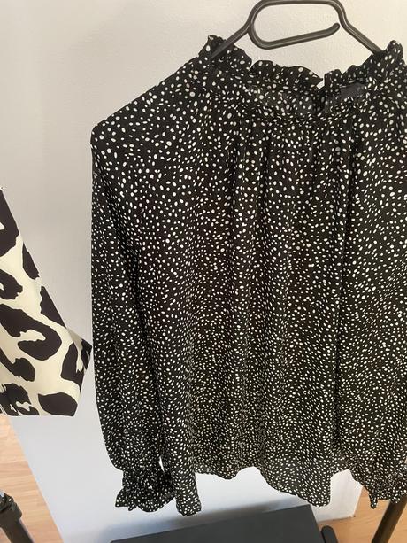 Bodkovana elegantna bluzka, l