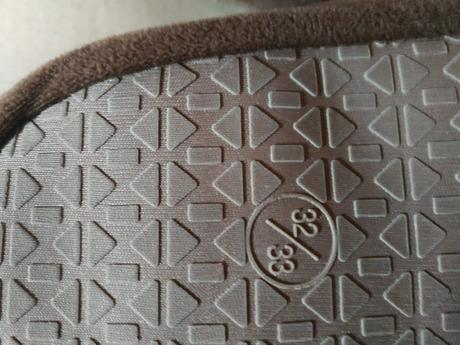 Papučky s blikajúcim noštekom, 32