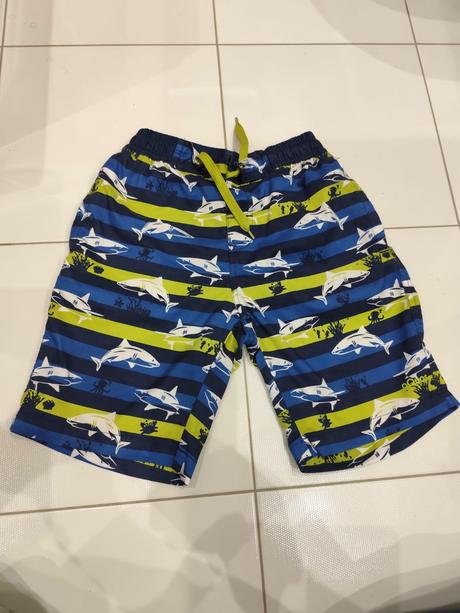 Predám chlapčenské kraťasy/plavky, 140