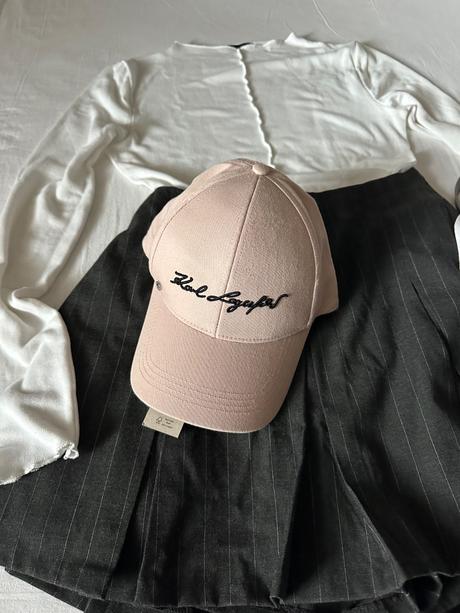 Šiltovka karl lagerfeld, 