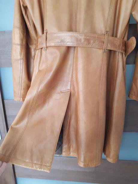 Pravý kožený kabát, 38