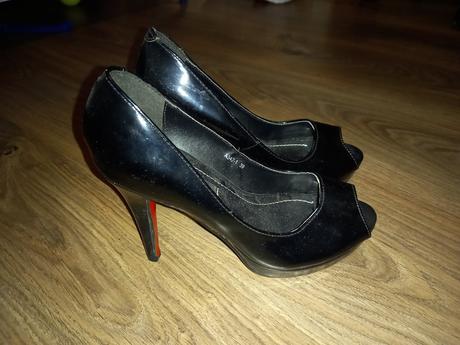 Nenosené lodičky, 39