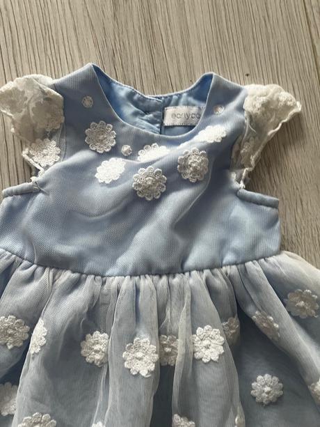 Slávnostne šaty s kvetinovou výšivkou a tylom, early days,62