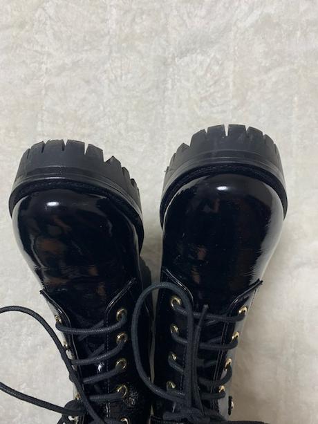 Lakované kožené workery love moschino originál, 39