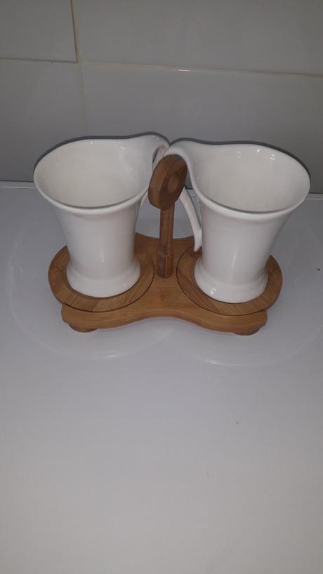 Pohàr s dreveným podstavcom, 