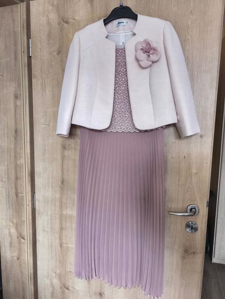 Spoločenské šaty, 40