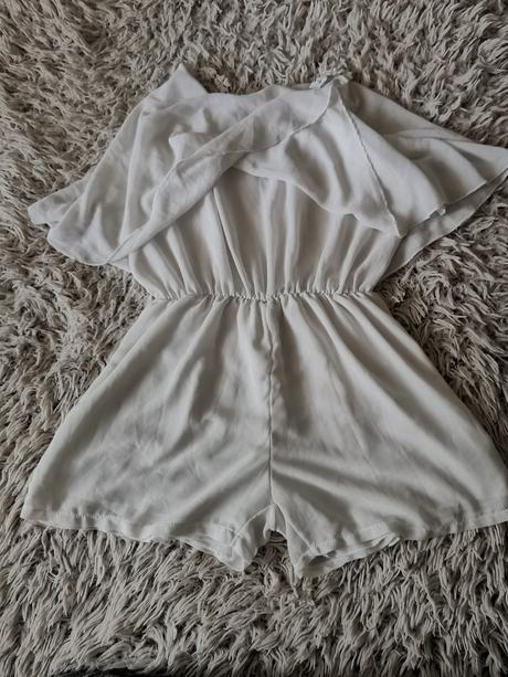 Krásny romantický overal,