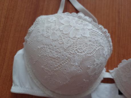 Čipkovaná podprsenka s kosticou, tezenis,70b