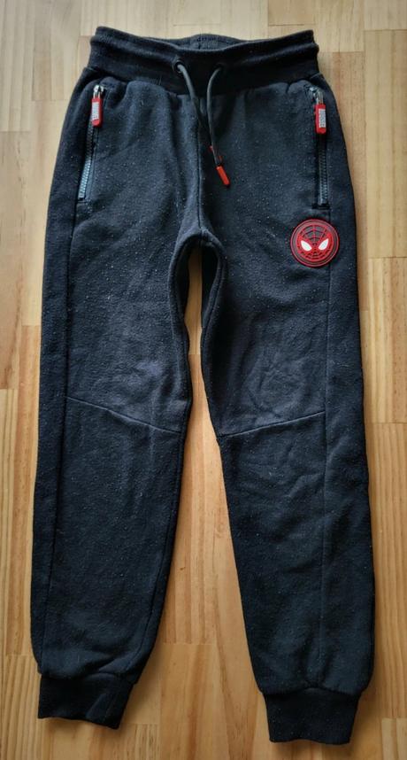 Tepláky spiderman 128 na 7-8 rokov, primark,128