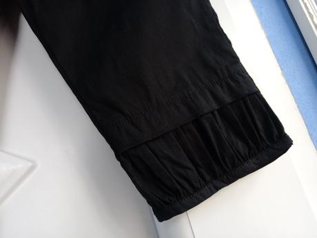 Cierne tenke nohavice, 98