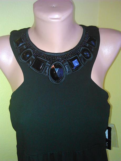 Čierné spoločenské šaty, m