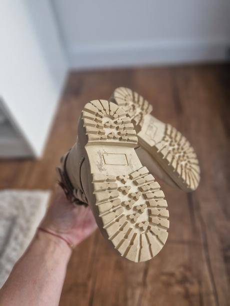 Krásne krémové reserved topánky, reserved,21