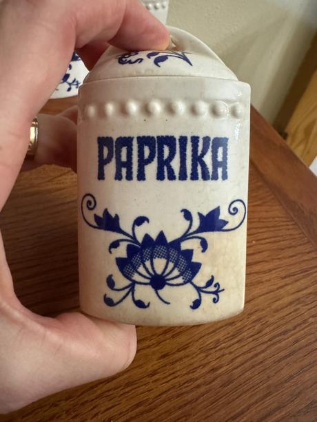 Porcelán cibuľák, 