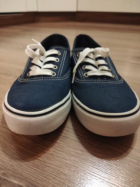 Tenisky authority, authority,38