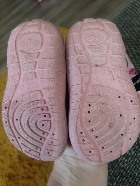 Nazo papucky, nazo,18