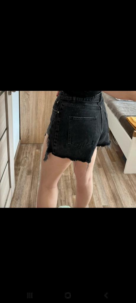 Super štýlové kraťasy, zara,42