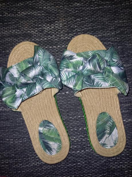 Letné šľapky- top stav, 37