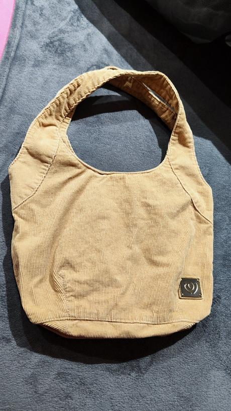 Bledohnedá kabelka,