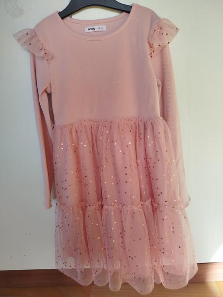 Predám raz pouzité šaty, č. 128, sinsay,128