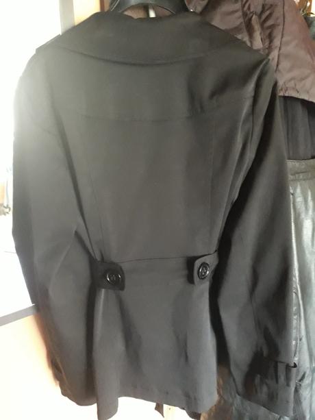 Kabát ma prechodné obdobie, george,m