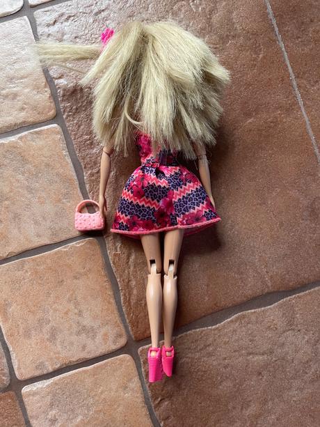 Barbie s kabelkou,