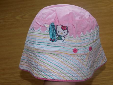 Obojstranný klobúčik , sanrio,86