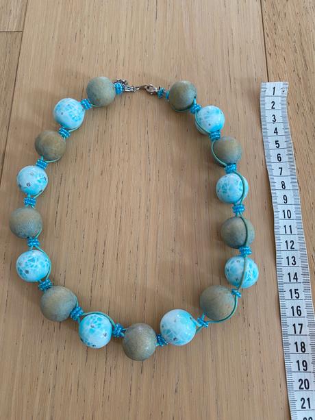 Rôzne náhrdelníky, bijou brigitte