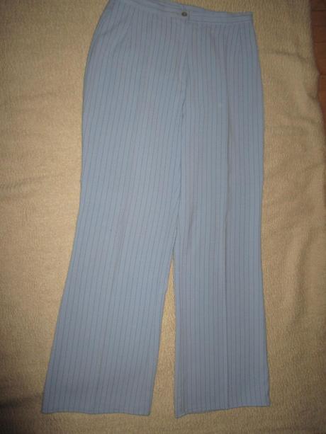 Damsky nohavicovy kostym velkosti 46, m