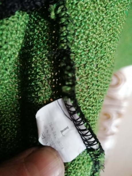 Upletový asymetrický pulover, l