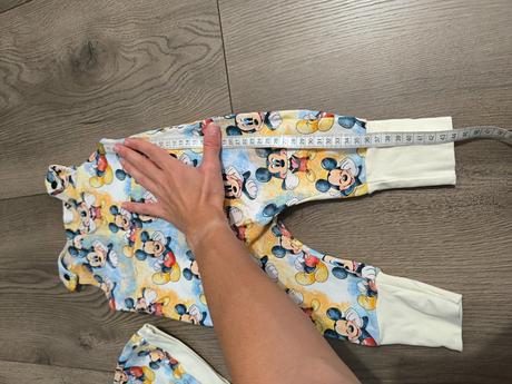 Trakačiky s čiapočkou mickeymouse, 74