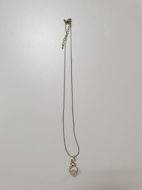 Náhrdelník s krásnym príveskom,