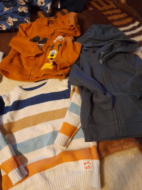 Balík oblečení, 68–80