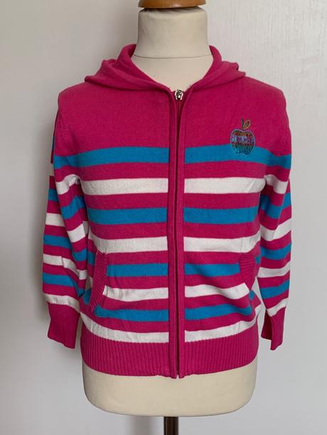 Sveter s kapucňou, 110