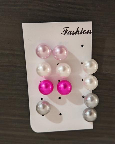 Náušnice perlicky, 