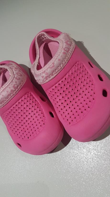 Predám detské šľapky, 32