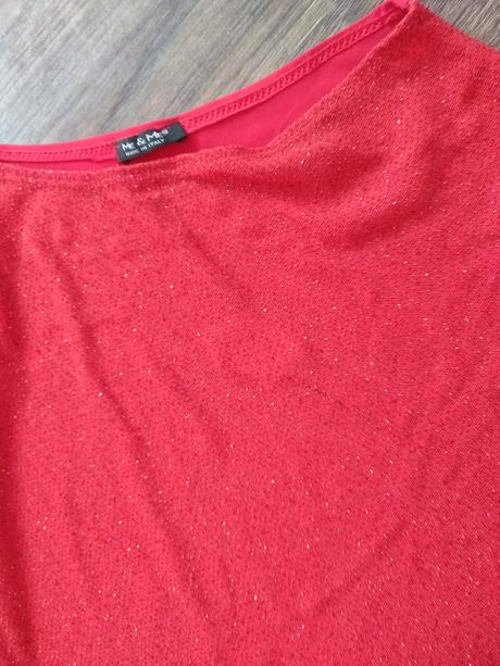 Top cerveny asimetricky, s