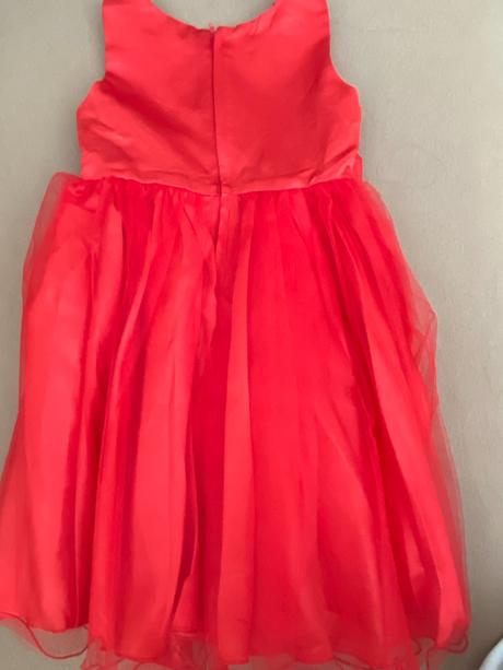 Slávnostné šatočky, 128