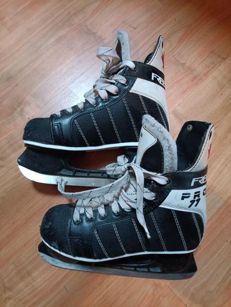 Hokejové korčule, 38