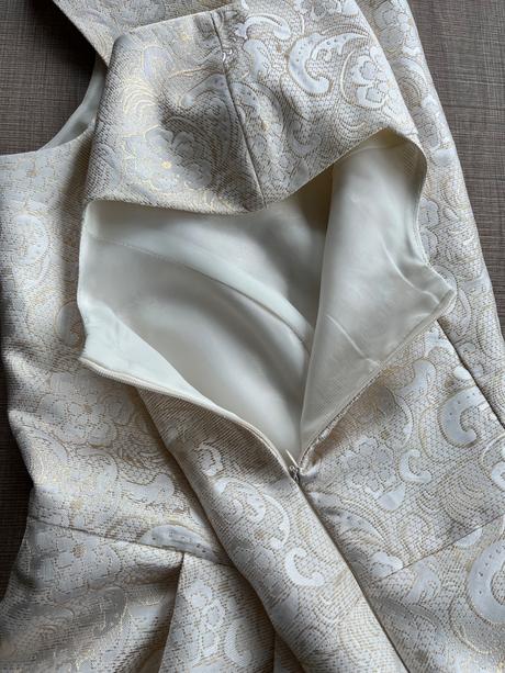 Elegantné šaty, 44