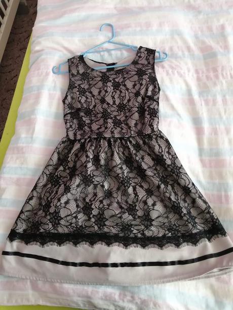 Čipkované šaty, xs