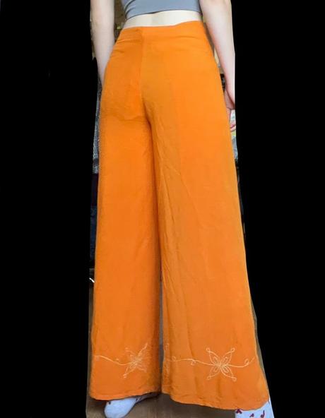 Suknonohavice s vysivkou, 