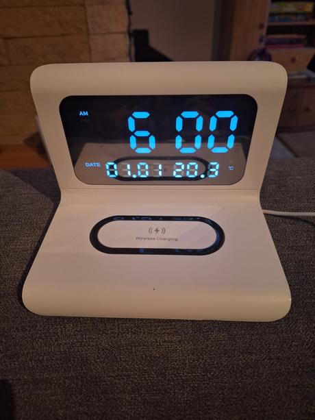 Externá nabíjacia stanica s budikom, 