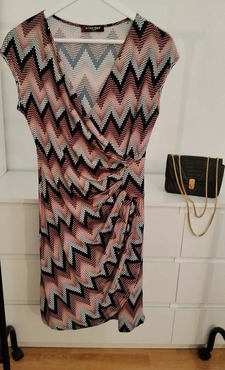 Elegantné vzorované šaty esperance paris, s