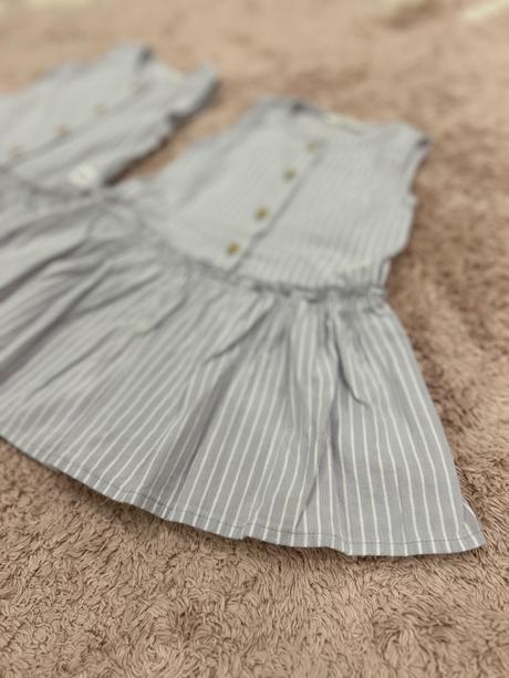 Bielo fialové šaty s volánom, 74