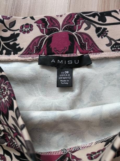 Púzdrová sukňa s kvetmi, amisu,m