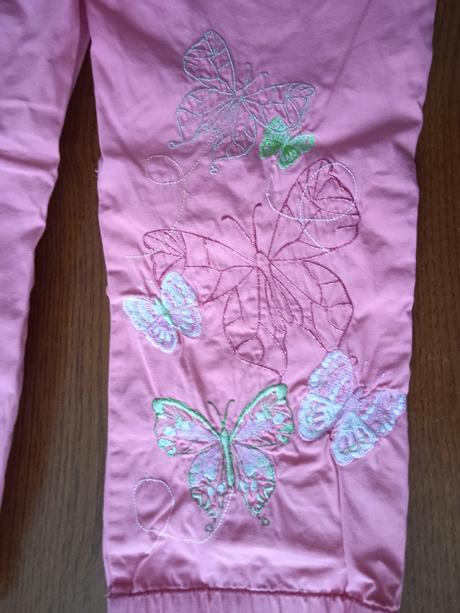 Ružové 3/4 kraťasy s motýľmi 116/122, 116