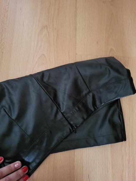 Koženkový skort, s