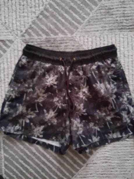 Mam na predaj plavky, m