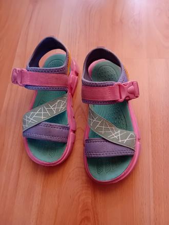 Dievcenske sandale, 32